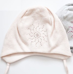 Czapka dziewczęca BROEL REALITY przejściowa wiązana