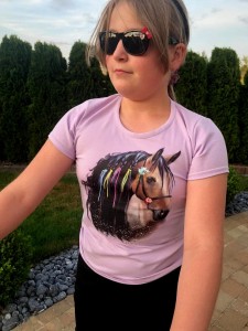 Bluzka dziewczęca nadruk liliowa