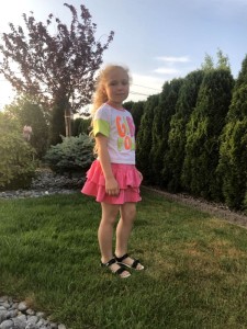 Spódnica dziewczęca z falbankami róż neonowy