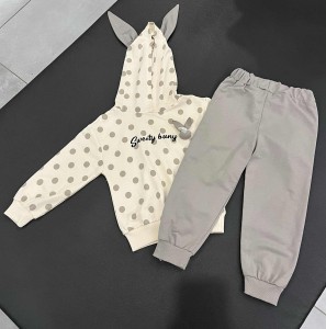 Dres dziewczęcy królik beż