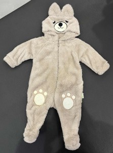 Pajac niemowlęcy miś beżowy