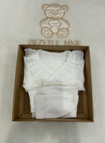 Wyprawka niemowlęca 3-częściowa haft śmietankowa