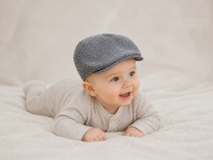 Kaszkiet dla chłopca ARTEX szary,kropki